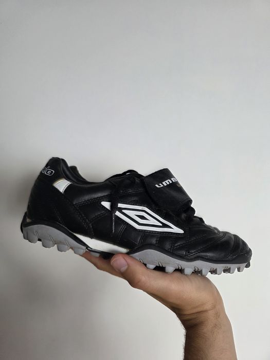 Buty koreczki firmy Umbro używane 41