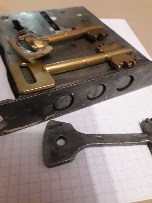 Замок гаражний дверной времен СССР