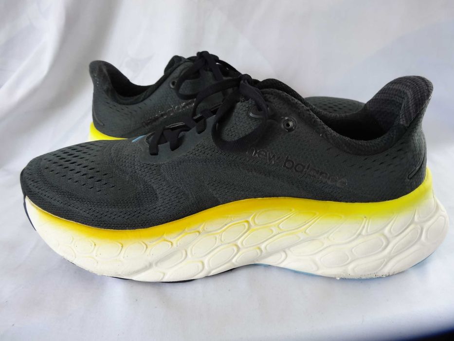 Buty NEW BALANCE Fresh Foam X More V4 roz 45 Bieganie Sportowe