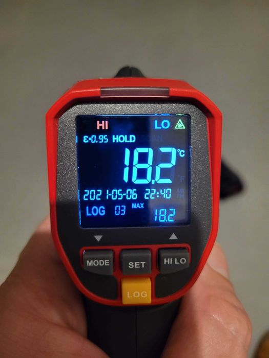 Termómetro digital Uni-T UT301D+ com ecrã colorido