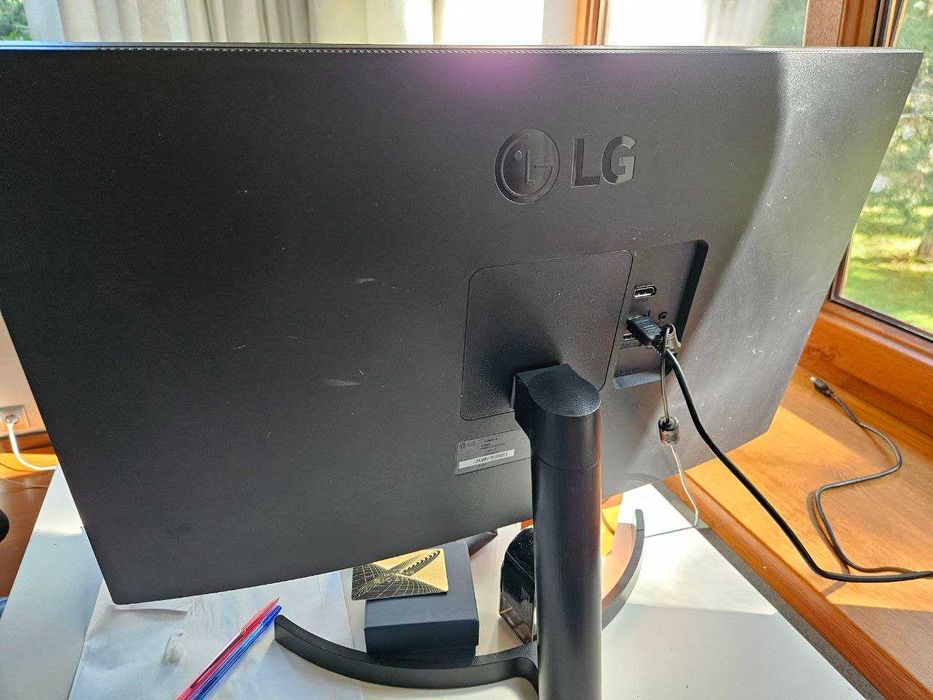 Монітор LG 27QN600