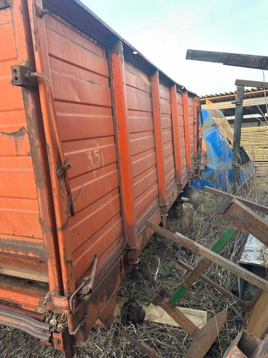 КТУ - 10А причеп кормороздатчик  КТА бункер подачі живе дно