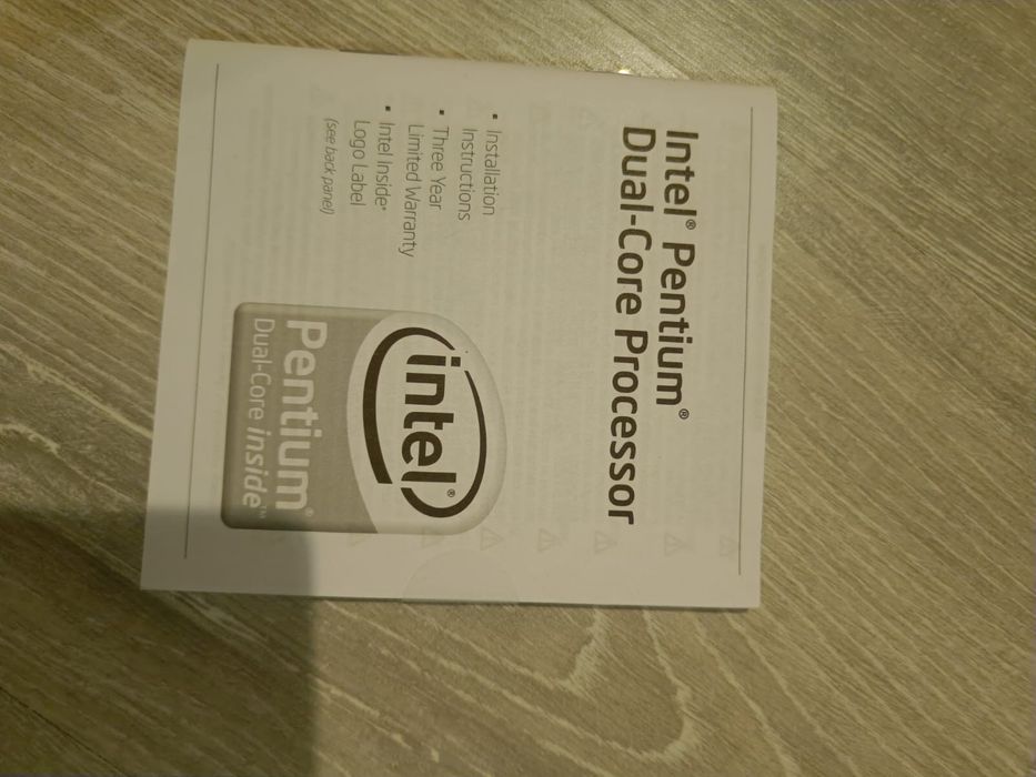 ASUS komplet akcesoriów PC COM port kabel CD instrukcja Intel