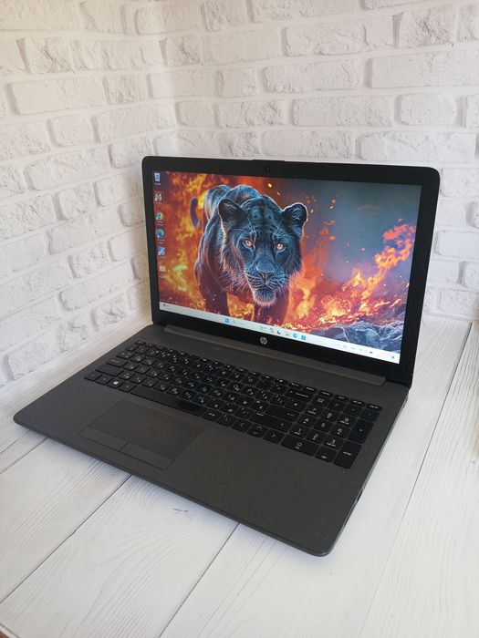 Ноутбук HP 250 G7 бюджетний для простих задач