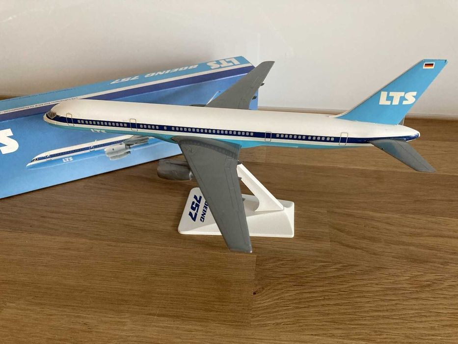 Model samolot B 757-200 LTS Airlines snapfit