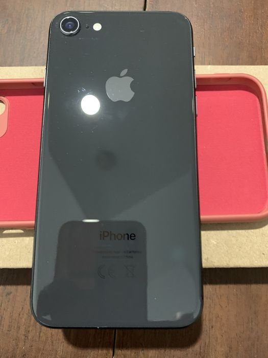 Apple Iphone 8 64gb lte szary + etui nowe czerwone/ niebieskie