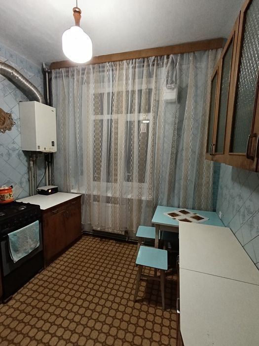 Сдаю 4 ком.кв. Центр мебель, техника, жилое состояние