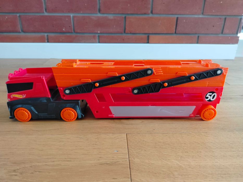 Ciężarówka Hotwheels