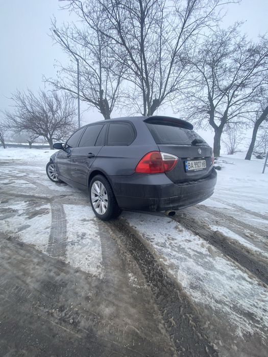 Бмв е91 в гарному стані