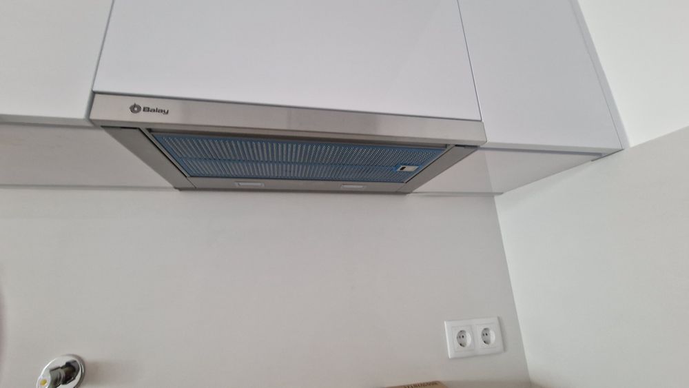 Serviço de instalação de electrodomésticos, televisões, candeeiros etc