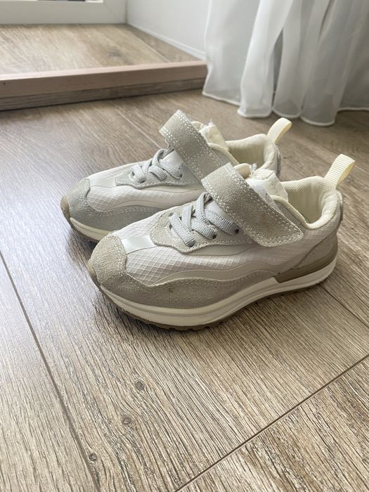 Кросівки zara 26