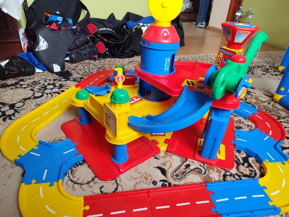 Wader garaż tor zjeżdżalnia winda autka