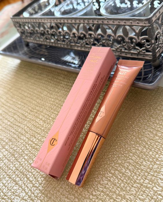 Рідкий хайлайтер Charlotte Tilbury Beauty Light Wand Highlighter