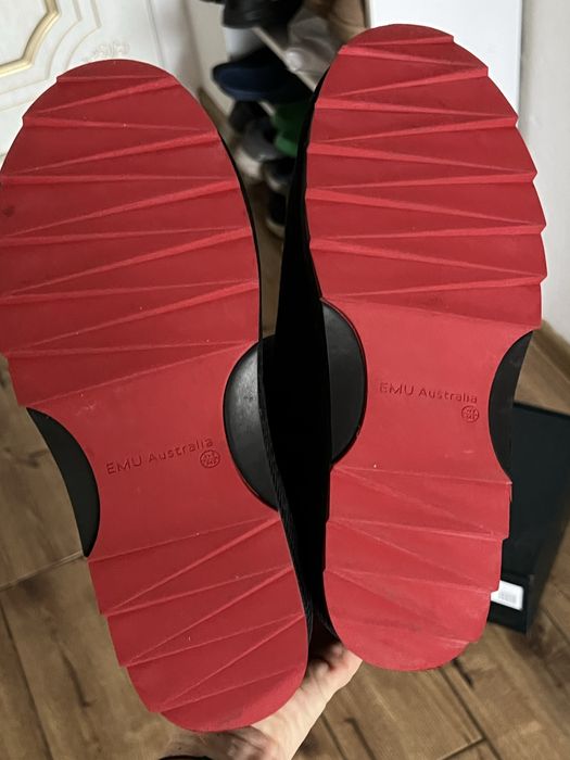 Ugg Emu Australia, жіночі  чорного кольору