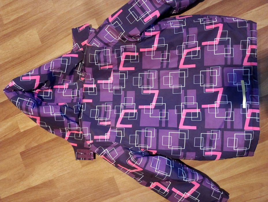 Куртка на девочку 152-158 на прохладную осень