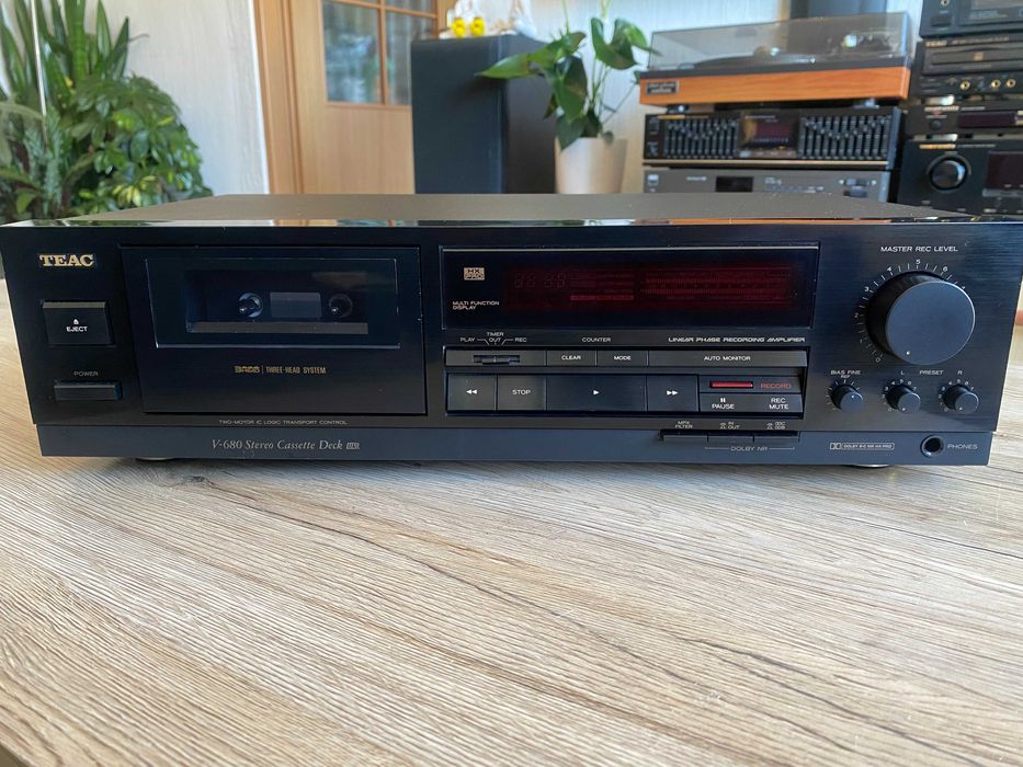 Magnetofon Teac V-680  3 head