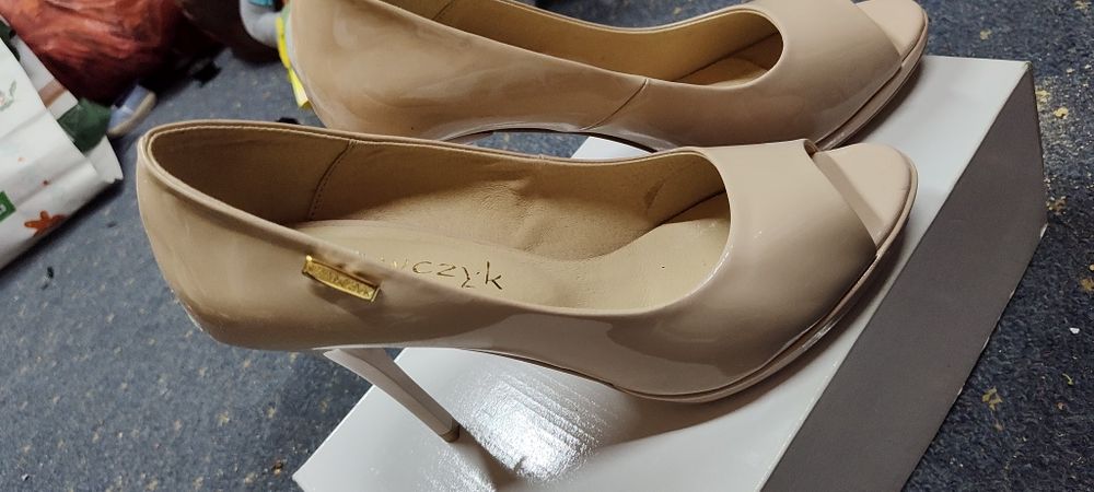 Buty damskie nieużywane