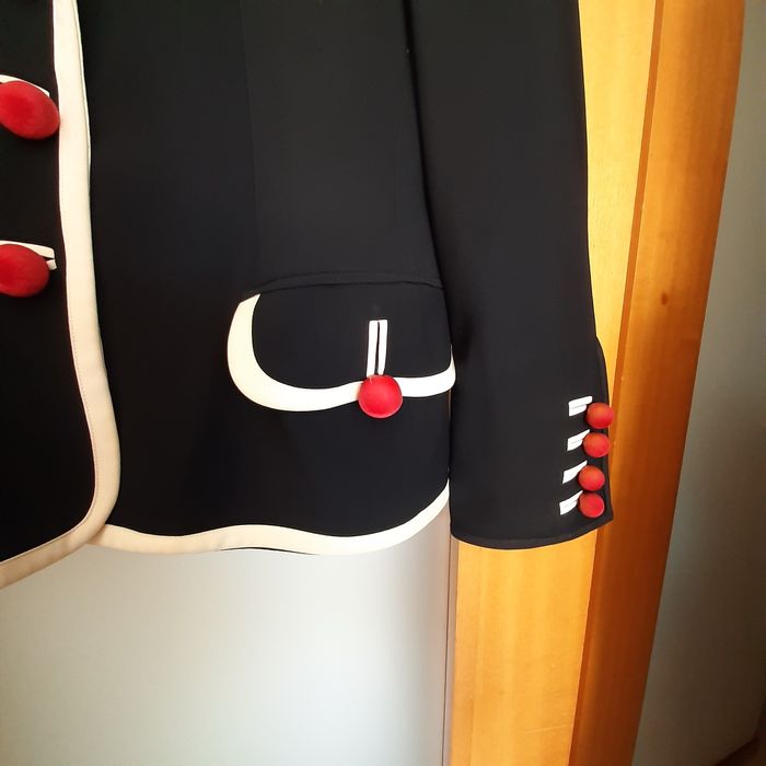 Venda blaser da marca MOSCHINO,  preto debroado a branco.