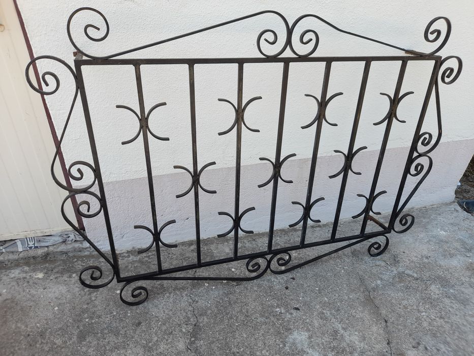 Solid wrought iron gate, rust-free.64737950312835121