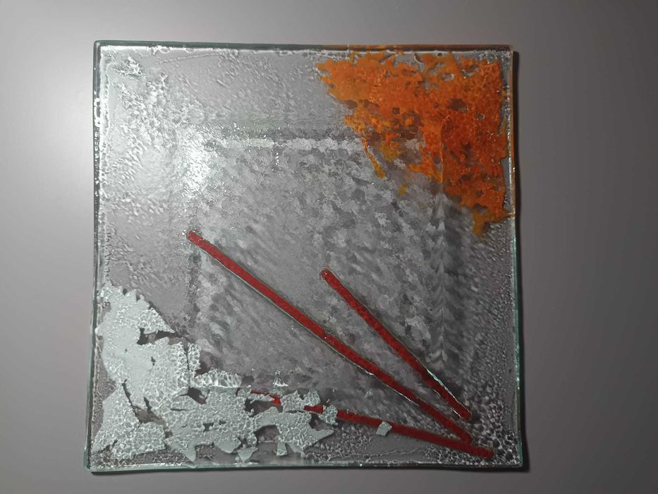 Prato em Vidro Artístico – Arte, Textura e Exclusividade