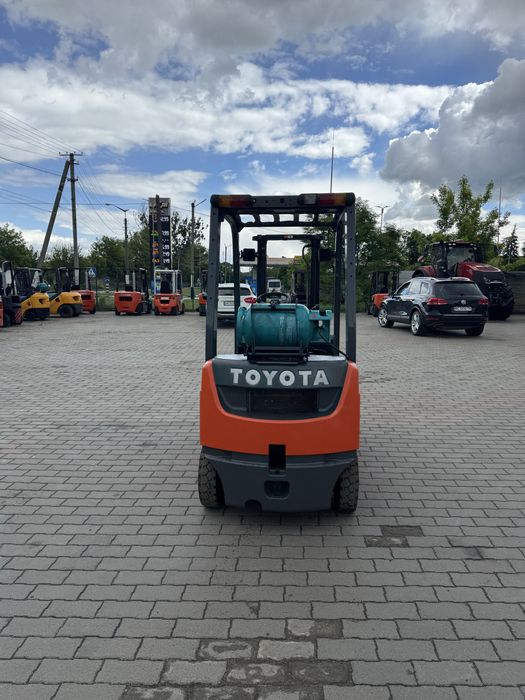 Навантажувач TOYOTA 02-8FG15