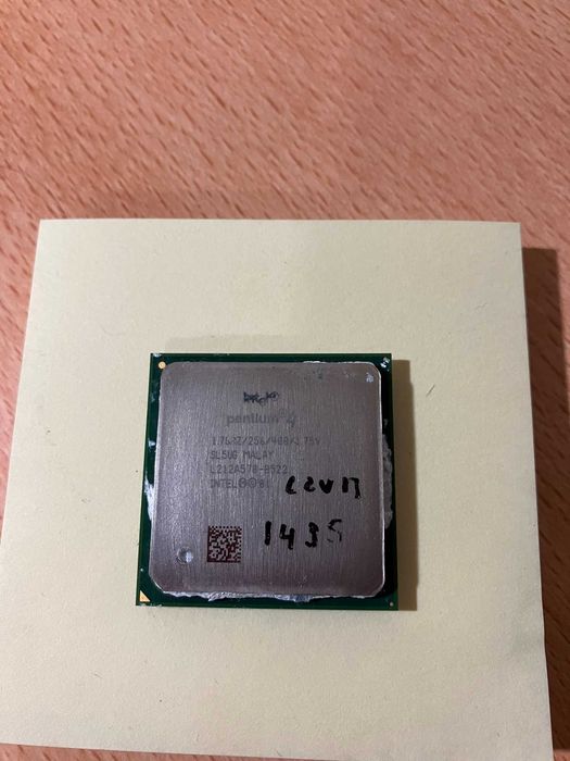 Intel® Pentium® 4 - 1,70 GHz, cache 256 K, BUS 400 MHz