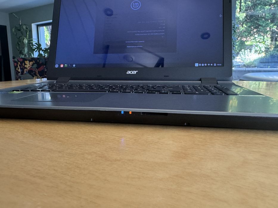 Laptop Acer 17 cali