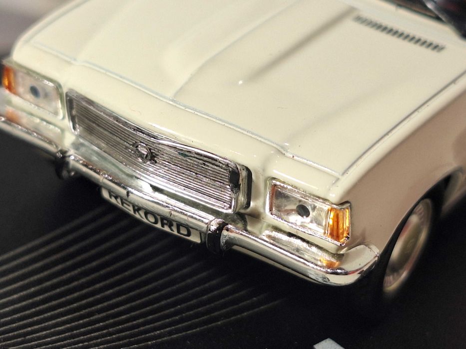 модель автомобиля Opel 1/43