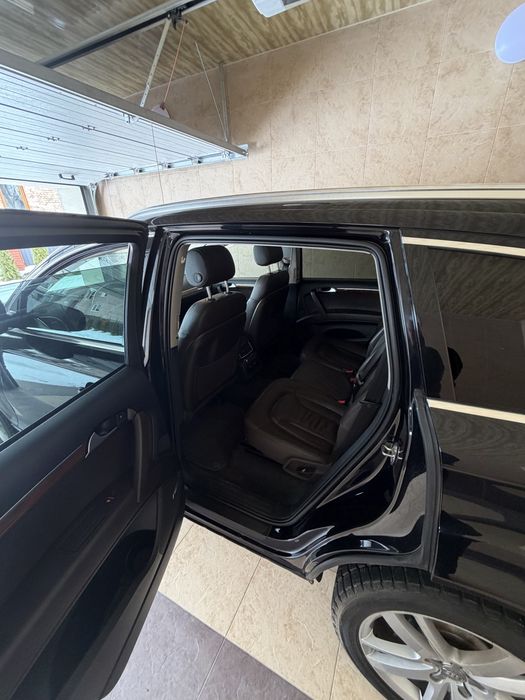 Audi Q7 2013 рік