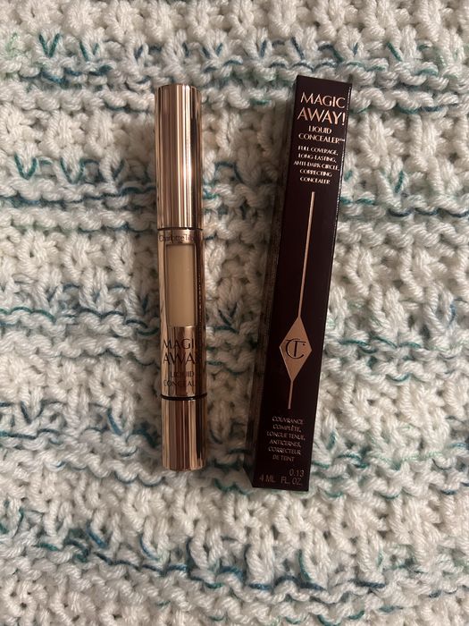 Charlotte Tilbury Nowy! Magic Away Liquid Concealer korektor pod oczy