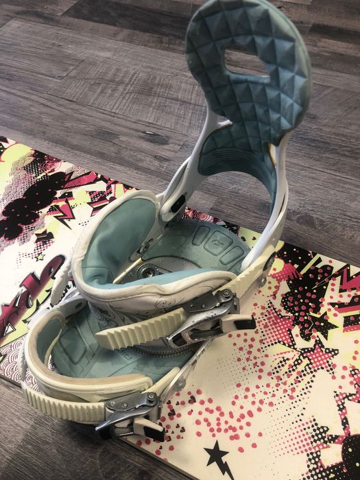 Сноуборд Rade яскравий з кріпленнями