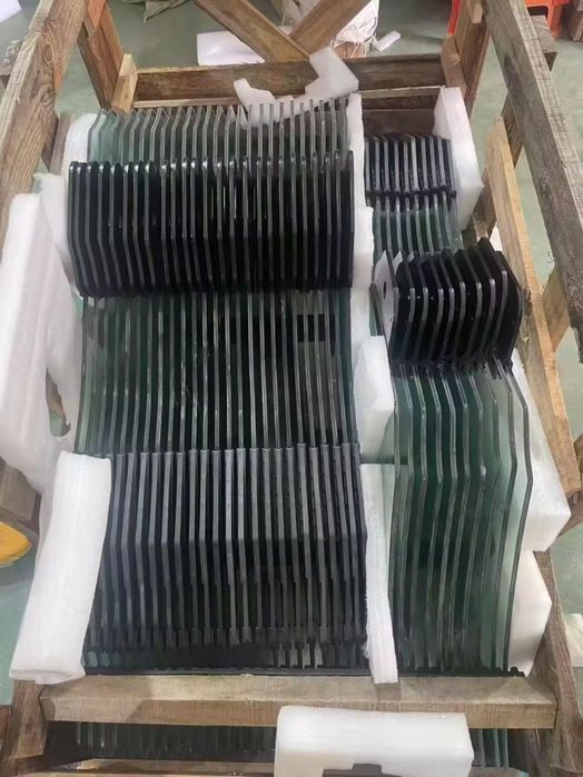 Оригінальне скло водійське подвійне Tesla Model Y