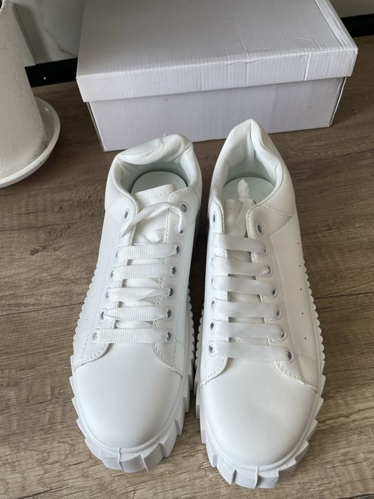 Кеди жіночі білі кросівки