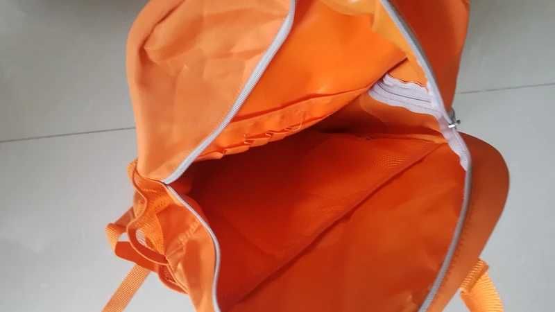Fajny pomarańczowy Plecak