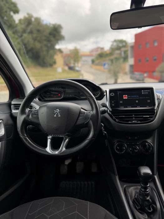 Peugeot 2008 ano 2019 muito estimado