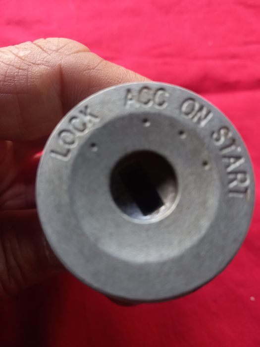 Замок зажигания на Джили Мк