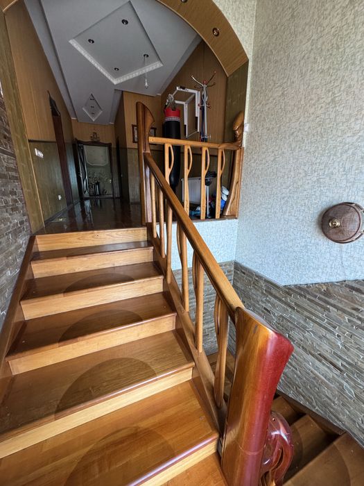 Дом с магазином, кафе, бильярдная, сауна Северный