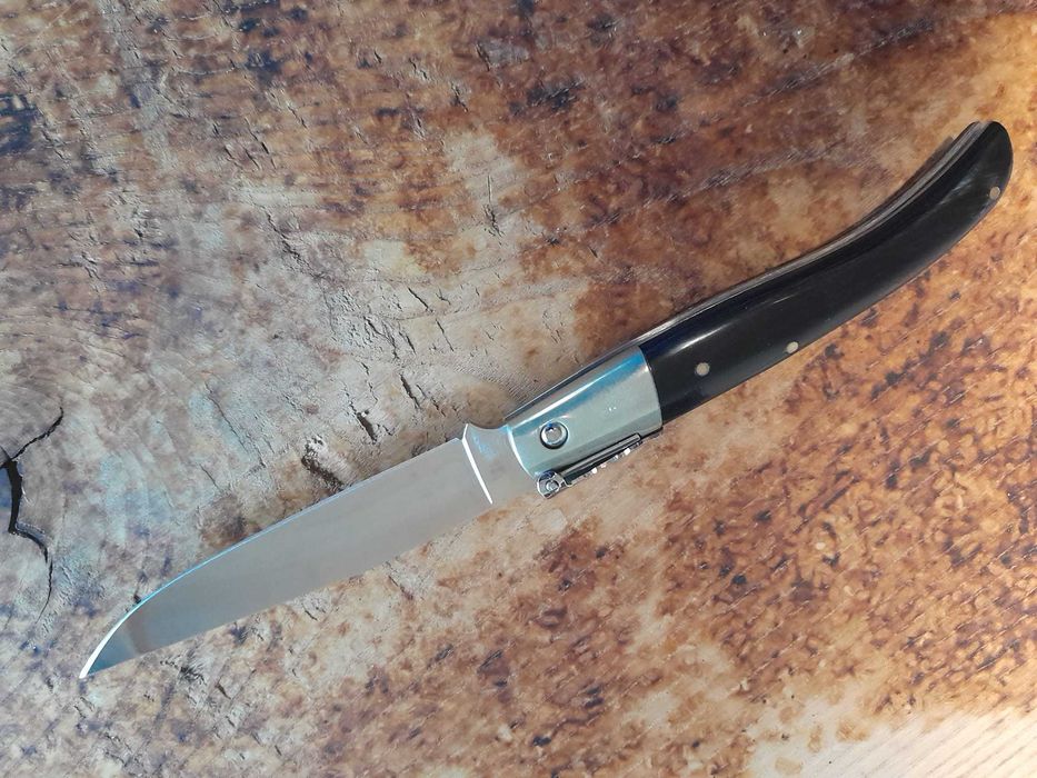 Nóż Muela z grawerem Antonio Montejano egz. 3 z 10 2011r