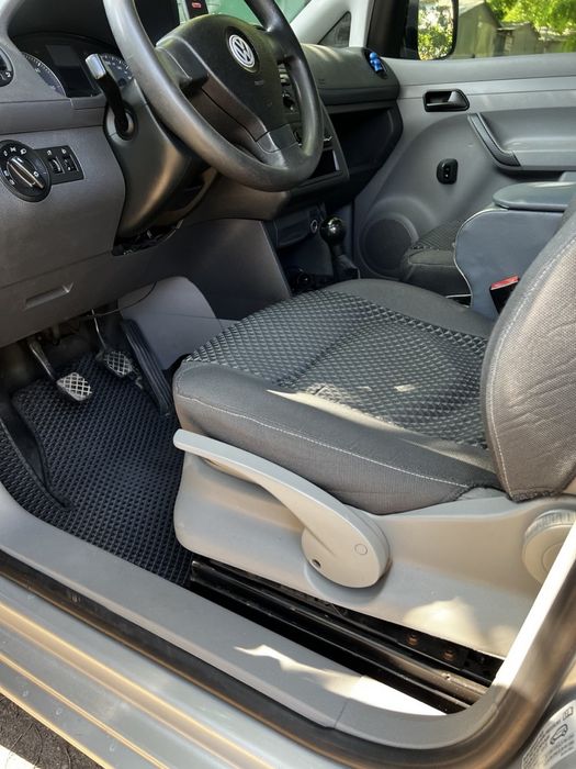Продам Volkswagen Caddy 2008 года.