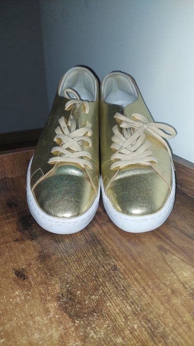 Nowe Lacoste skórzane Sneakersy