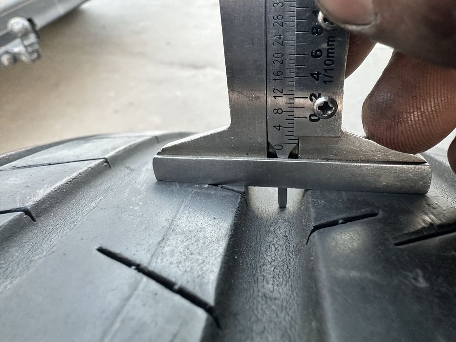 Шини 245 50 19 105W Bridgestone Alenza 001 комплект