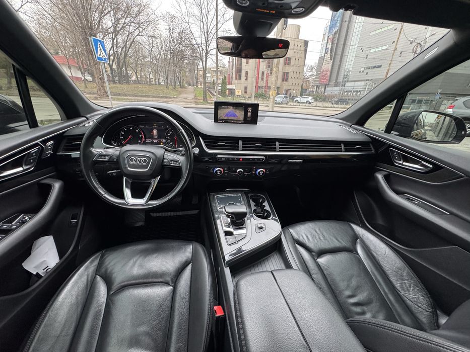 Продам Audi Q7 7 мест