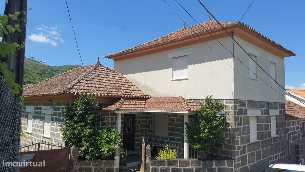 Espetacular Moradia com terreno à venda em S. Romão de Aregos, Resende