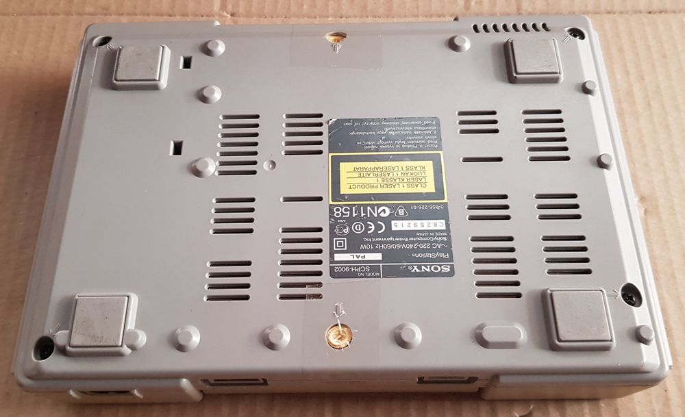 Sony PlayStation 1  (model SCPH-9002)