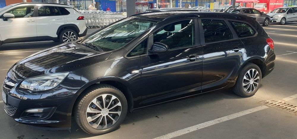 Opel Astra Sprowadzona przegląd oc zarejestrowana bezwypadkowa
