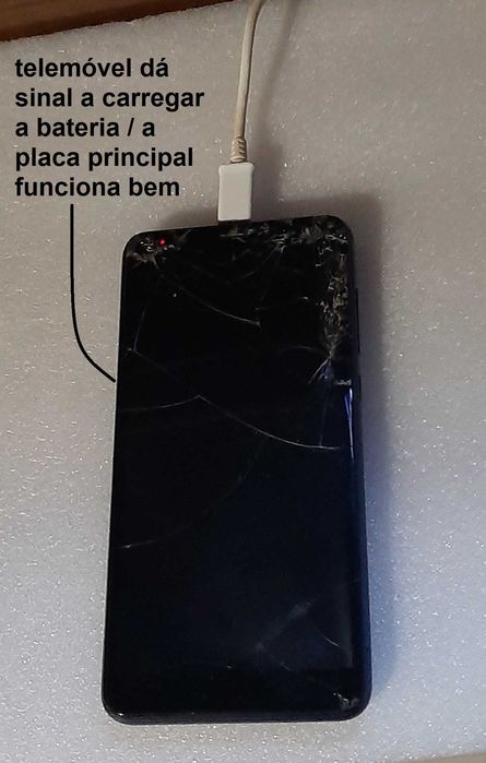 2 telemóveis Android (reparação ou peças) + oferta