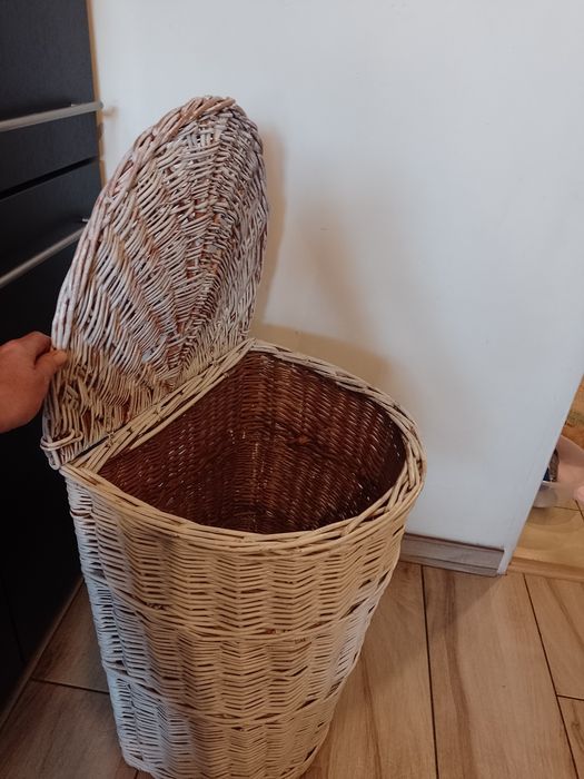 Duży wiklinowy kosz na pranie