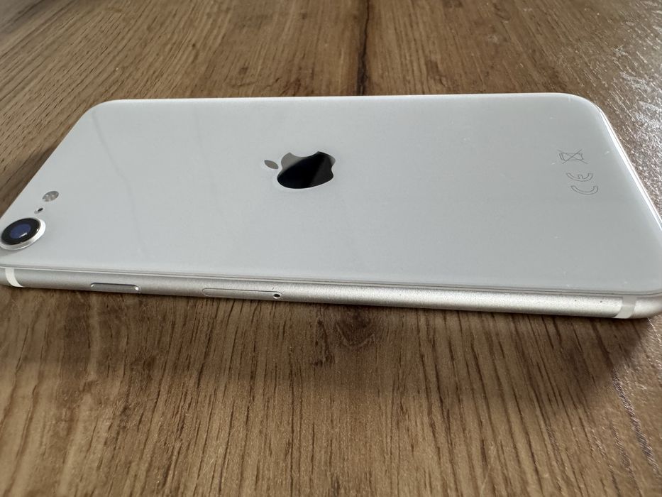 iPhone SE 2 (2020) z pokrowcem gratis