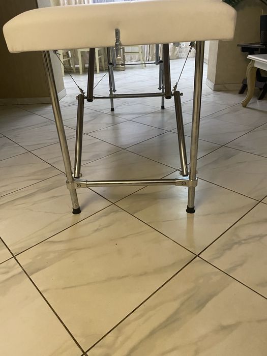 Кушетка для масажу