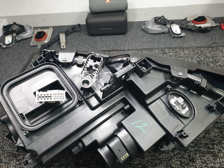 Farol Mercedes GLA  W156 Xenon